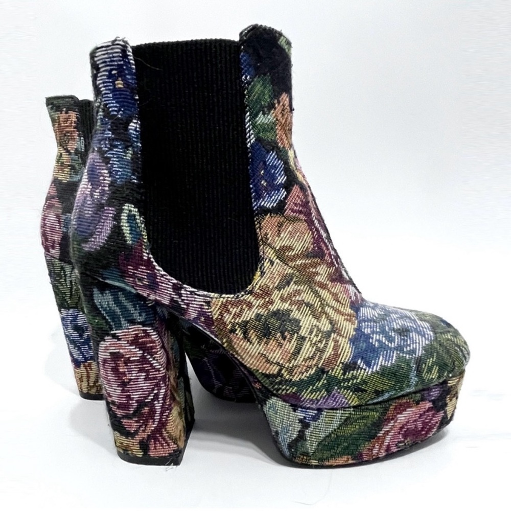 Forever 21 Platform Floral Embroidery-Style Ankle Boots | Booties | Size 7